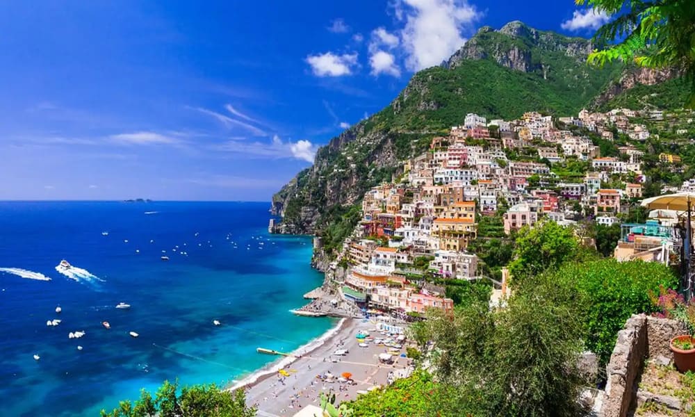 Amalfi Coast Garis Pantai yang Menakjubkan dengan Desa-Desa Berwarna-Warni