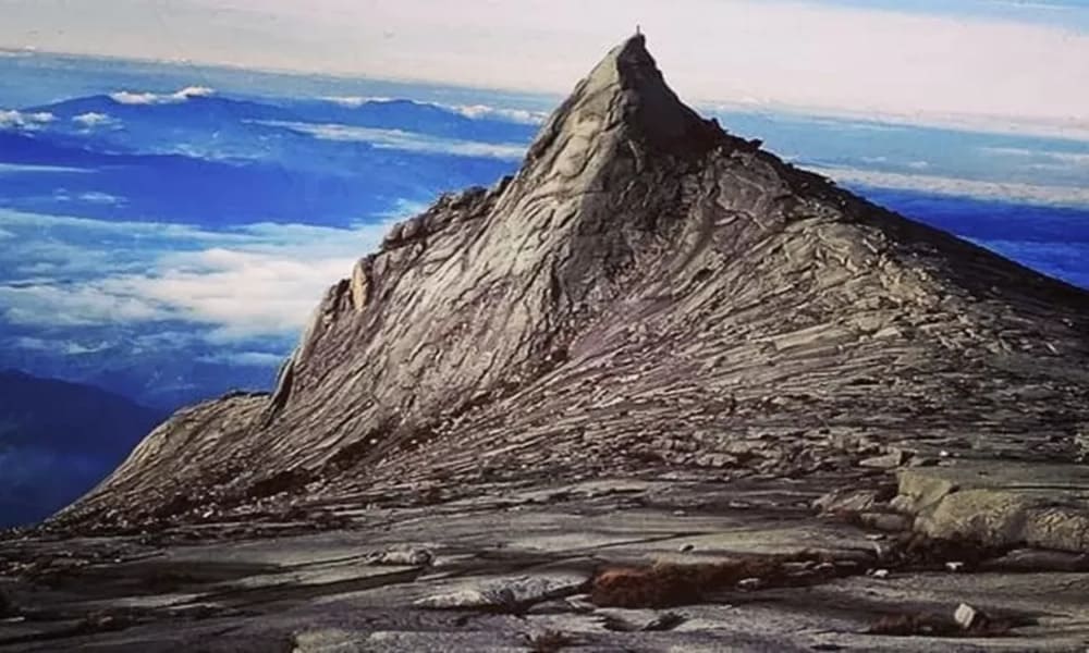 Menyelami Keindahan Gunung Kinabalu Puncak Tertinggi di Asia Tenggara