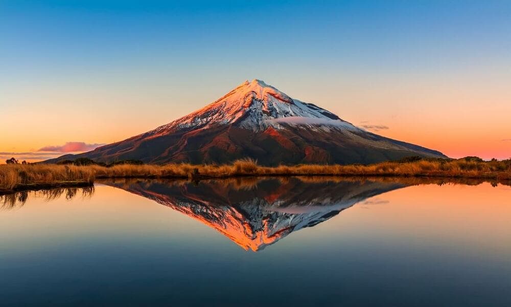 Mount Taranaki Keindahan Alam dan Budaya di Selandia Baru